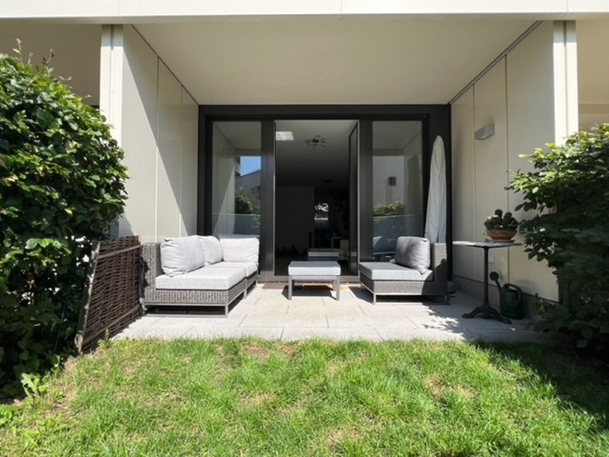 Private Terrasse mit Süd-West-Garten