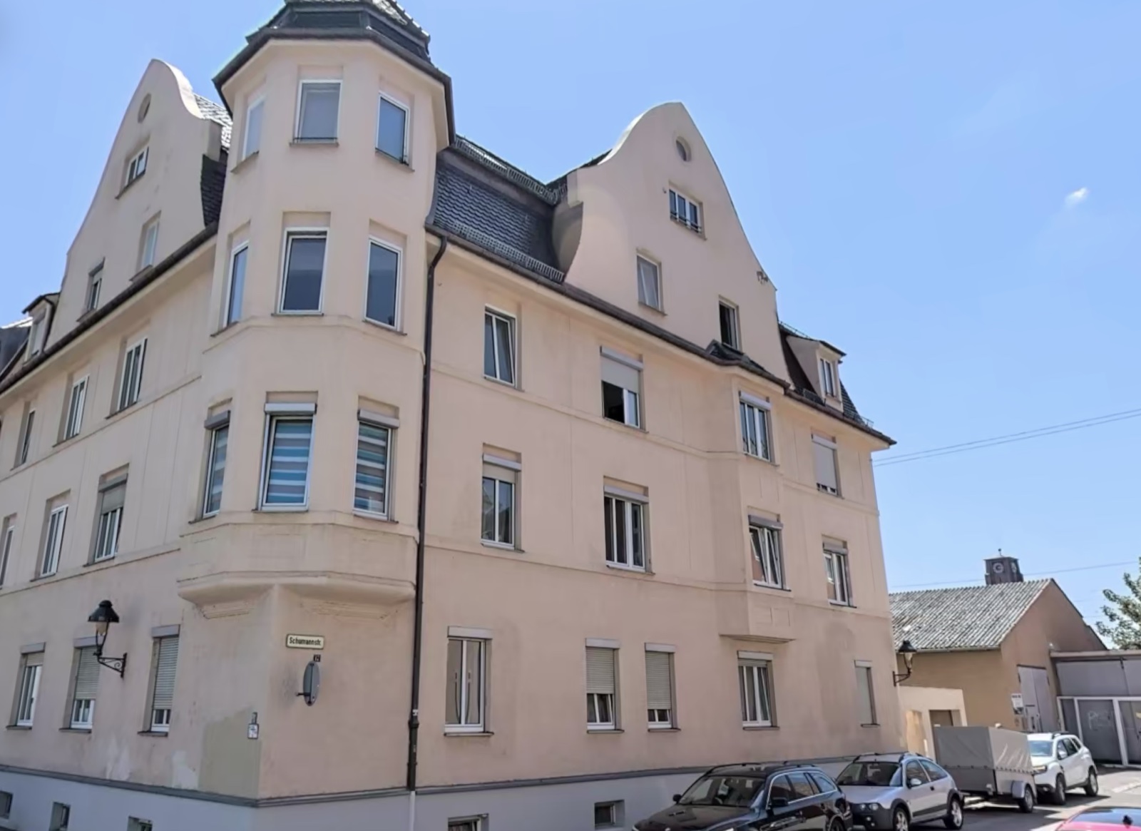 Außenansicht des Altbaus