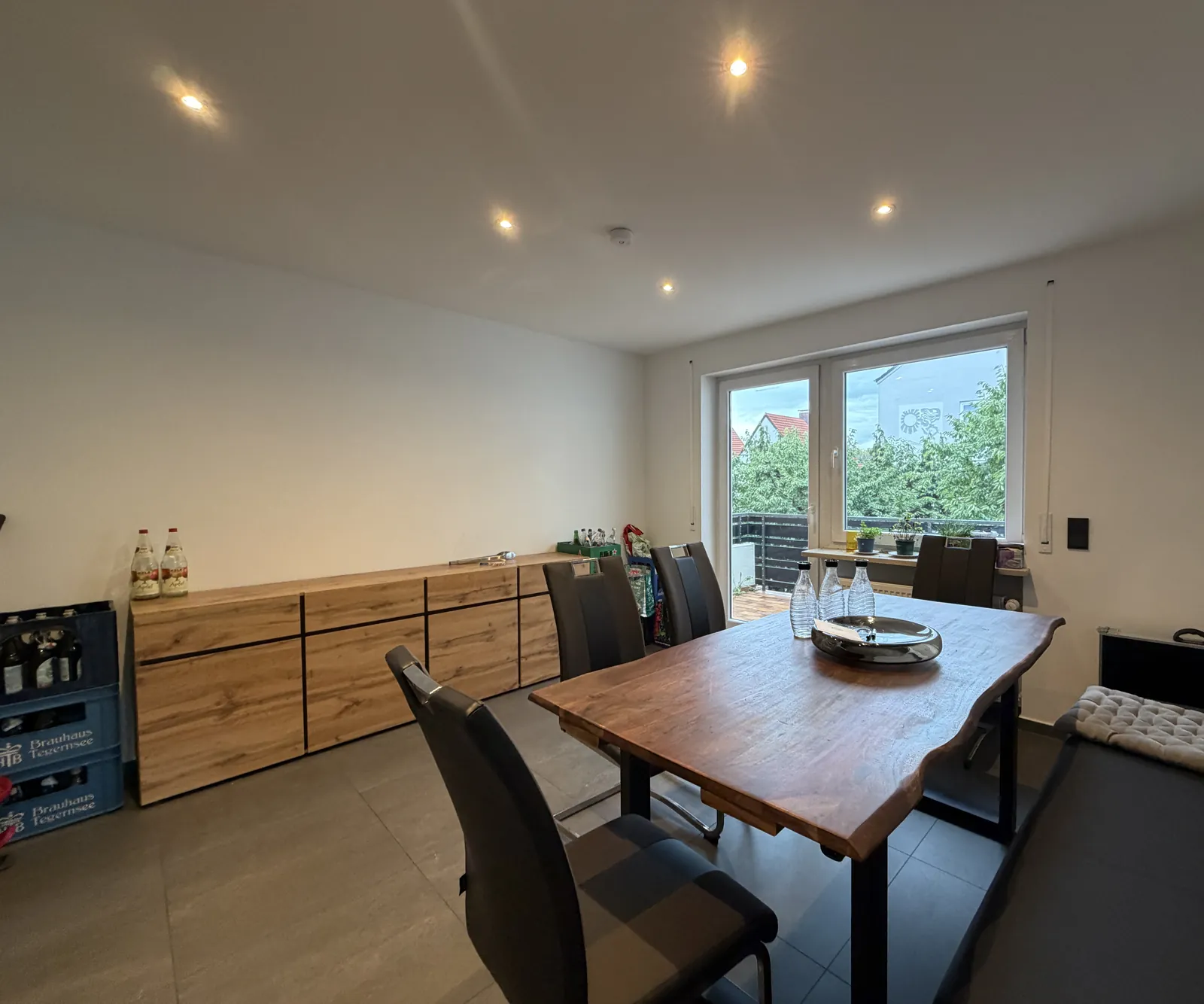 Wohnung 2, Esszimmer mit Zugang zum Balkon